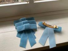 Load image into Gallery viewer, Velvet bow barrette